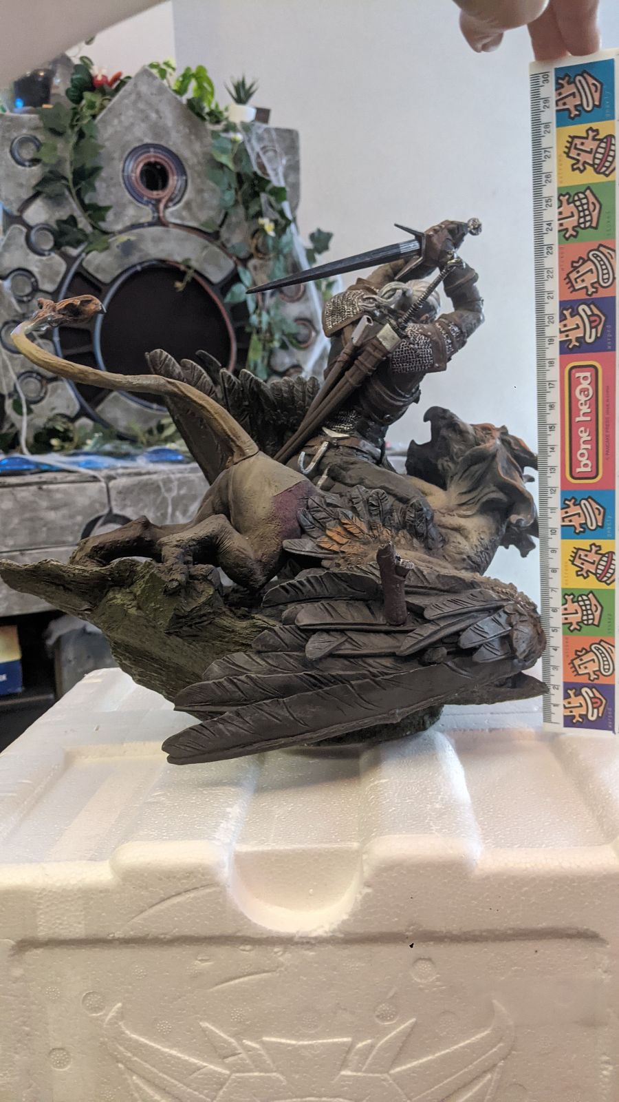 Witcher 3 Geralt vs Griffin Statue - Mint Condition